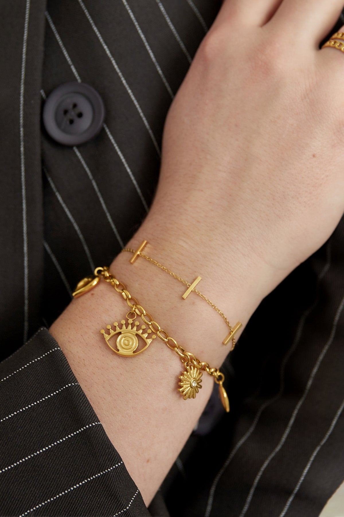 charm wonderland bracelet