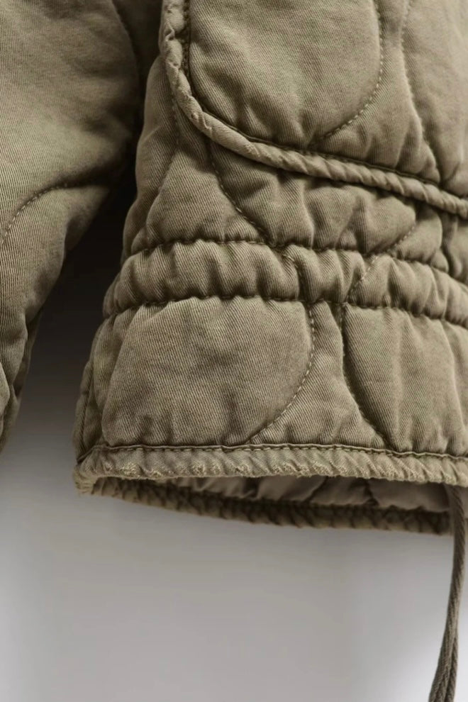 ★Grüne Vintage-Steppjacke mit hohem Kragen