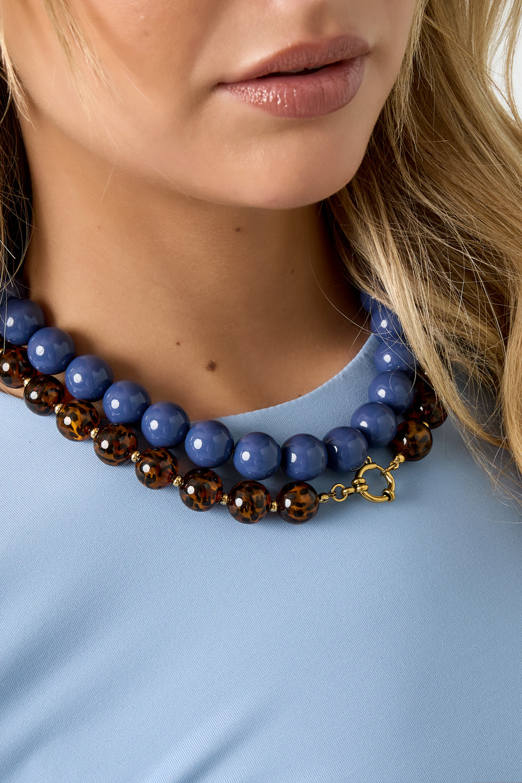 Necklace with large beads