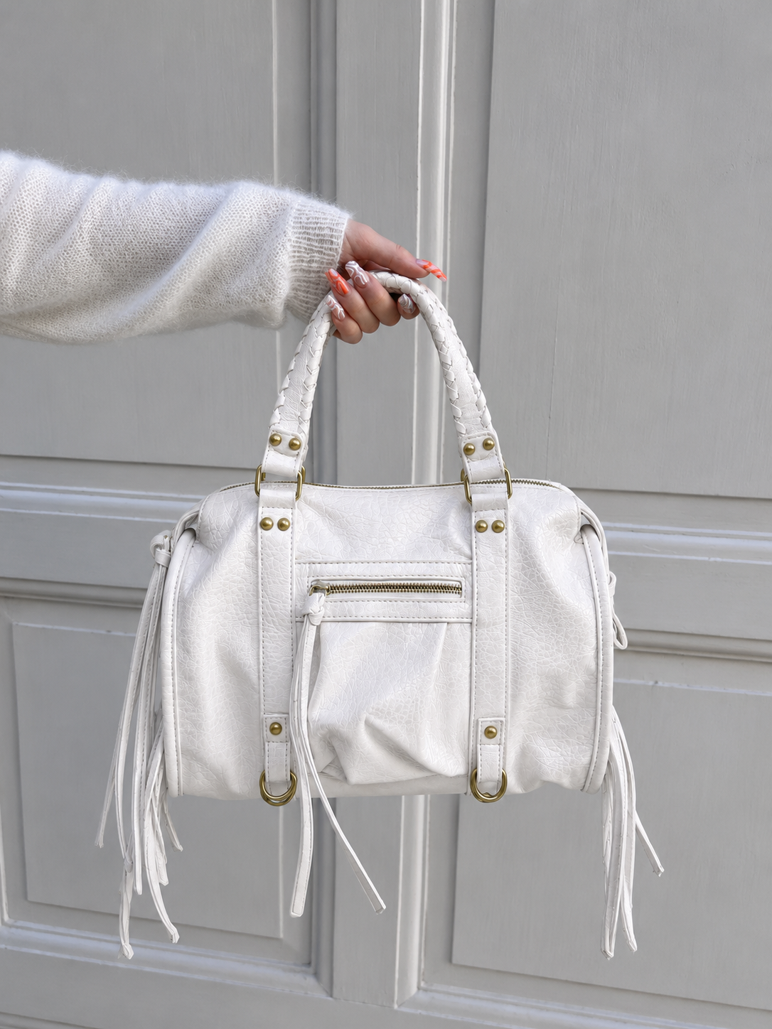 ★ The White Ivory Bag