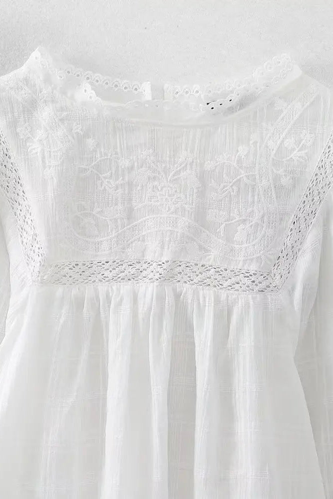★ Vintage Lace Embroidered White Blouse