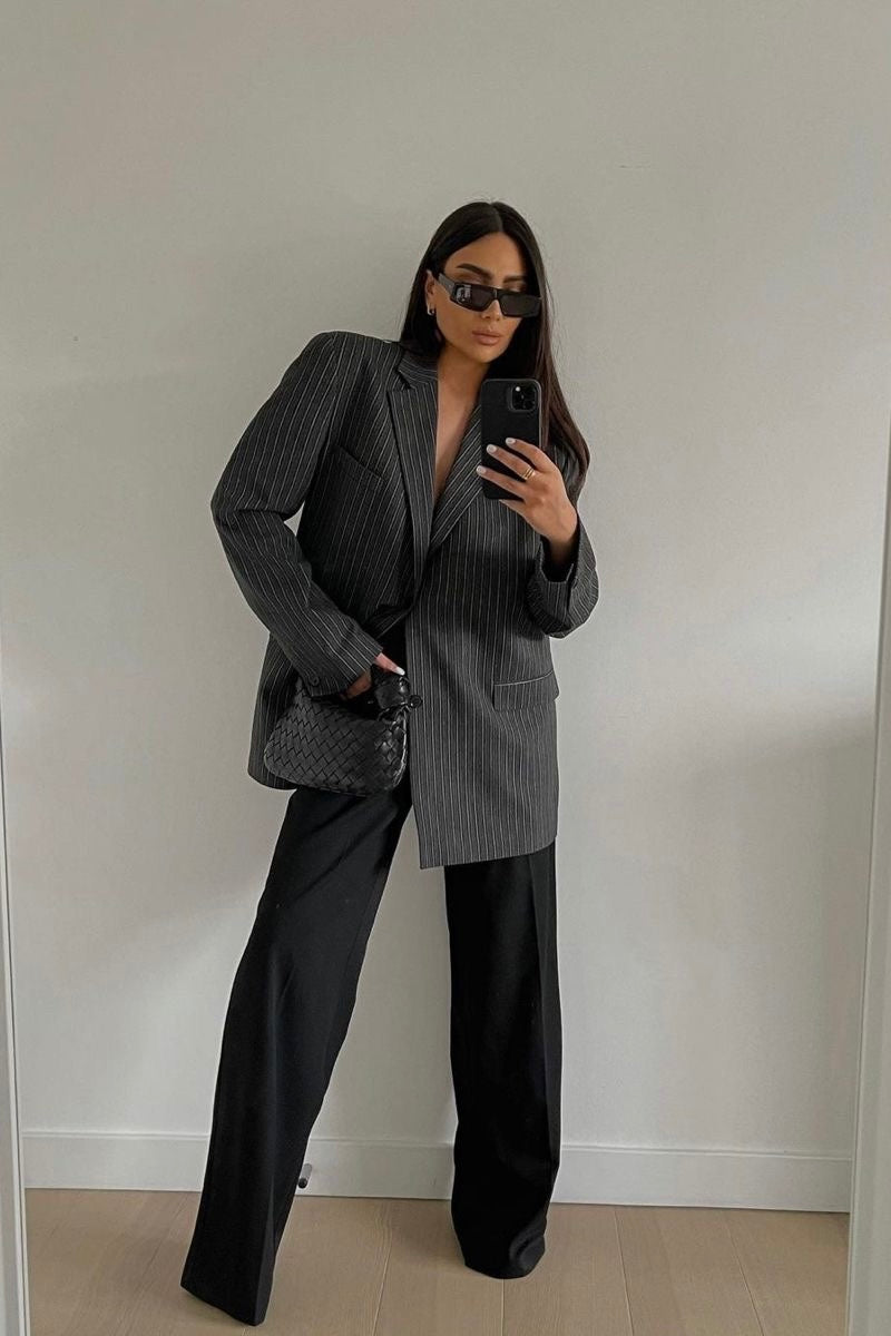 ★ Asymmetrical blazer