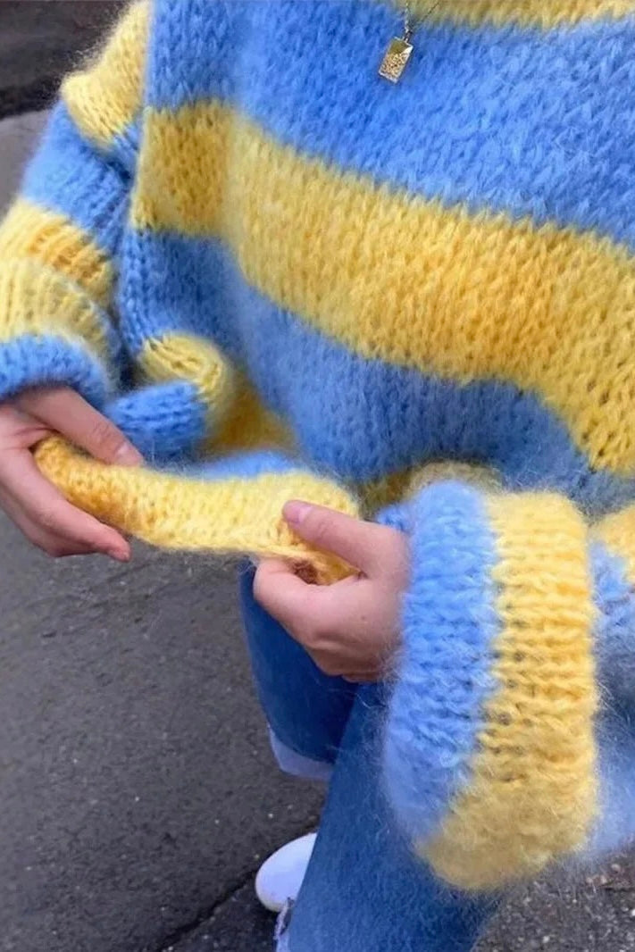 ★ Oversized Striped Knit Sweater