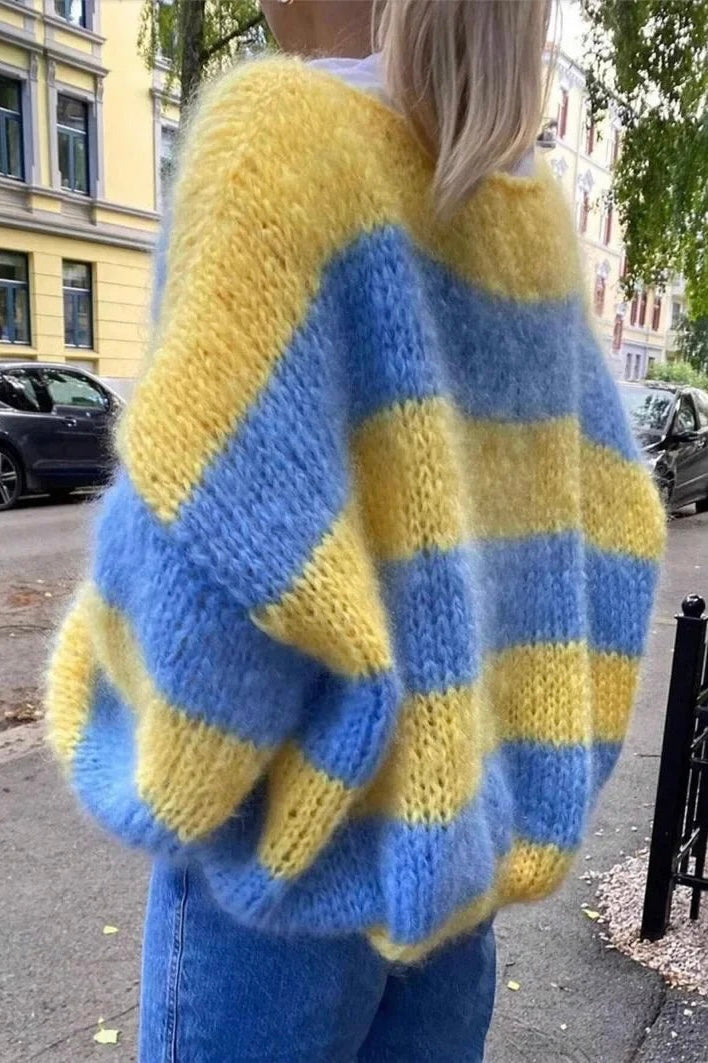 ★ Oversized Striped Knit Sweater