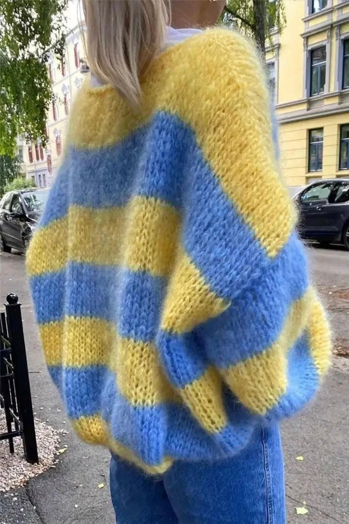 ★ Oversized Striped Knit Sweater
